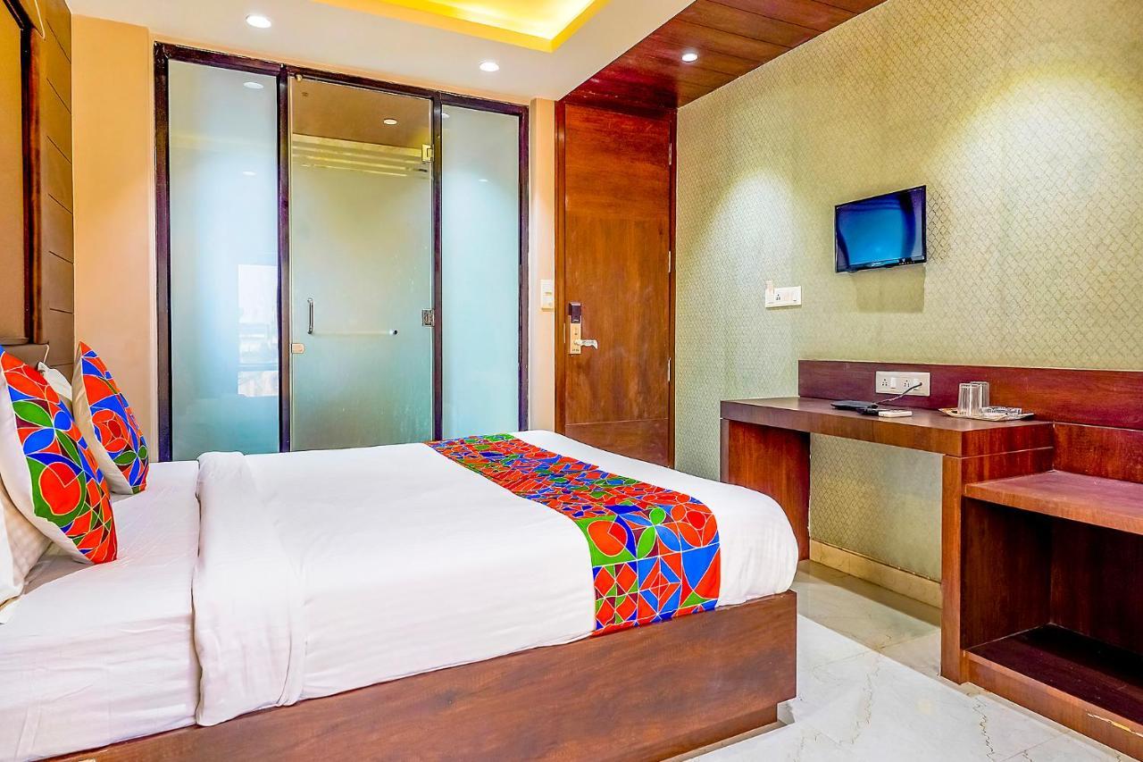 Fabhotel Eros 211 - Nr Sreebhumi Calcutta Exteriör bild